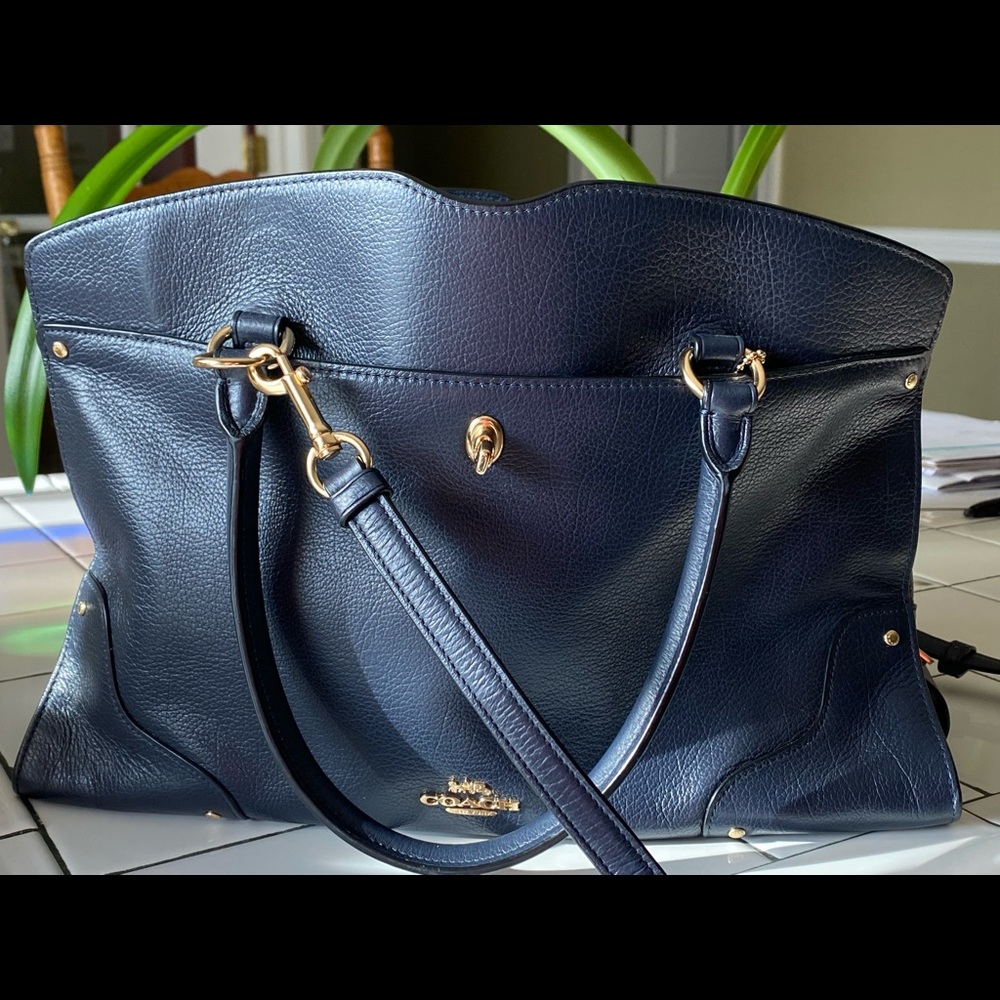 Gorgeous Coach handbag (Navy with gold hardware)! Like new. - Picture 9 of 9